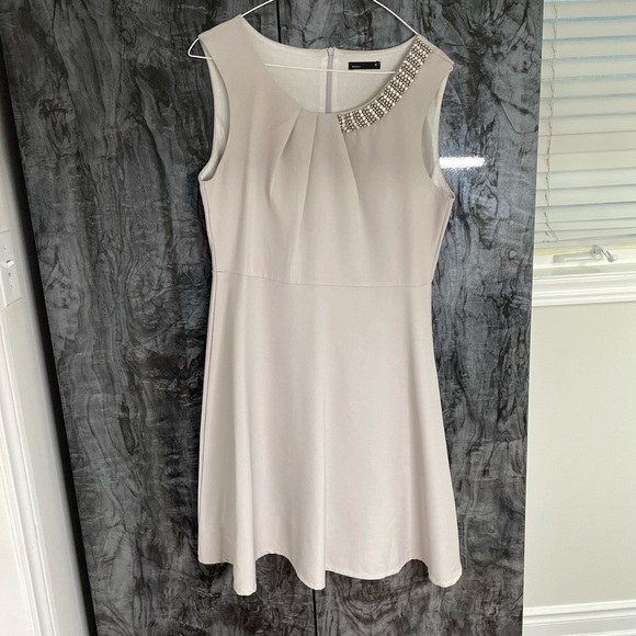 Women's XL Vintage Pre-Loved Grey Mini Dress with Silver Embellishments ✨🌿 - Picture 2 of 7